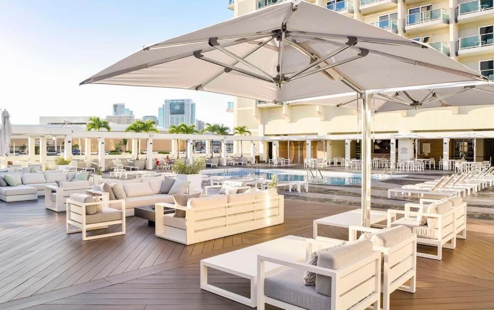 Ala Moana Hotel _ Ocean View With Balcony Honolulu Exterior photo